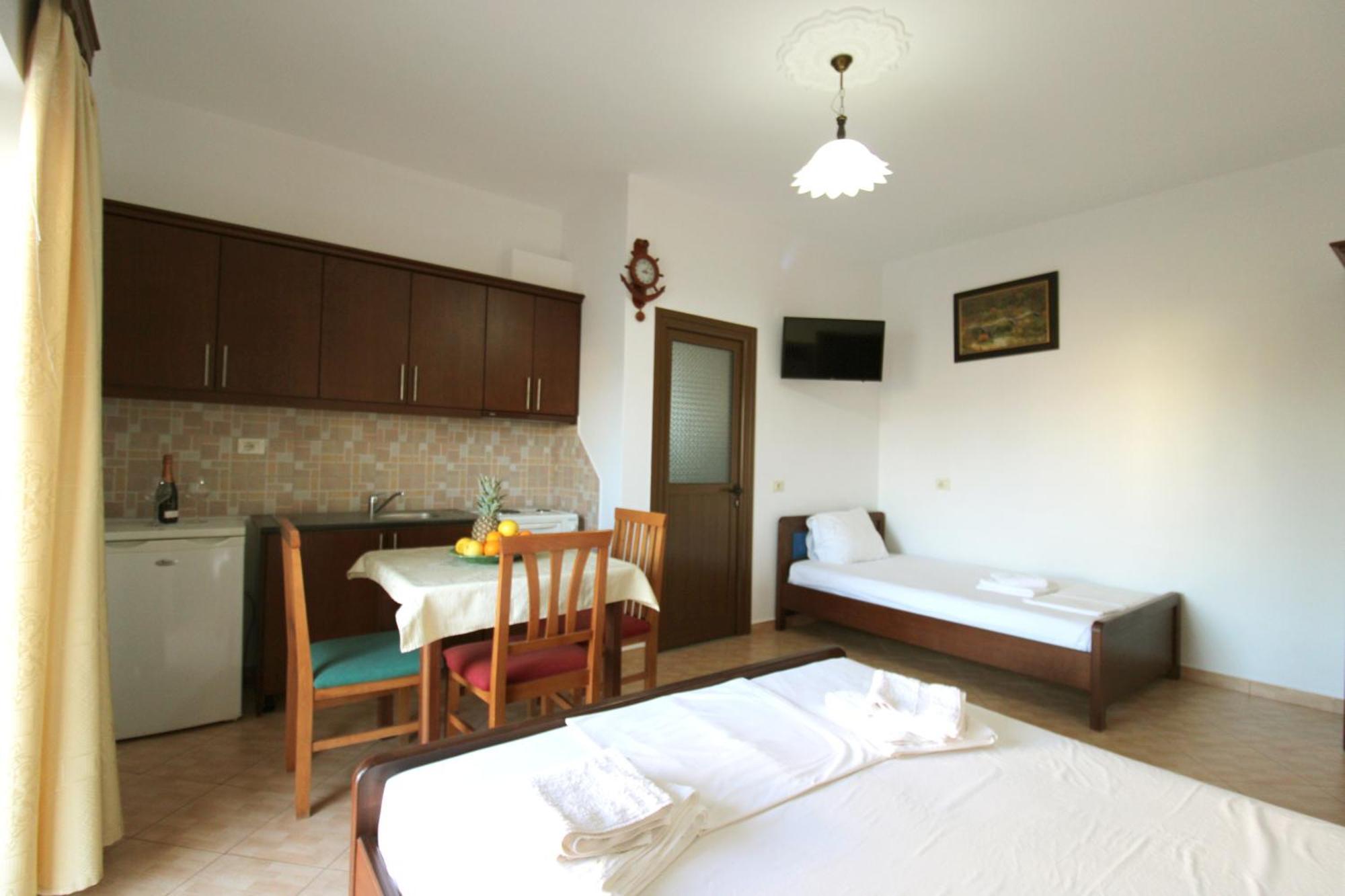 Garden Villa Dhesara Ksamil Ngoại thất bức ảnh